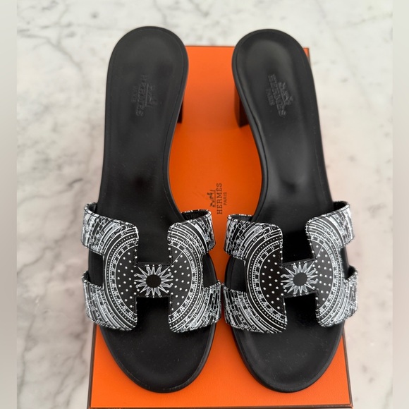 Hermes Oasis "Astrologie Bandana" Black and White Calfskin Veau Imprime Noir 38 - Picture 3 of 16